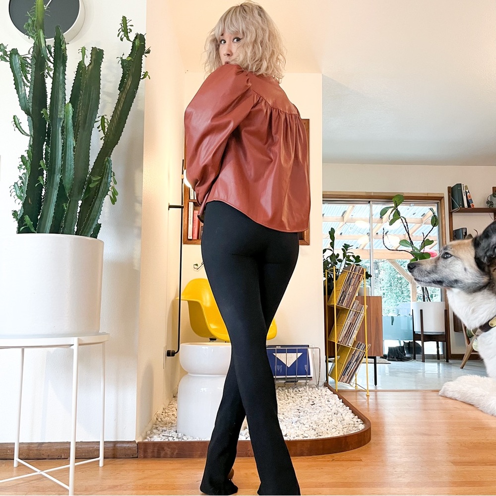 SOLD ON DEPOP 🌻 Levi’s Vegan Leather Darby Blouse - Picture 4 of 5